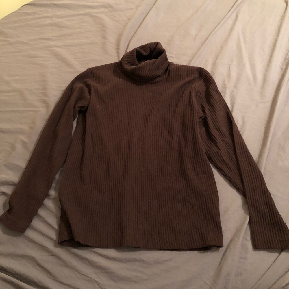 Turtleneck sweater brown
